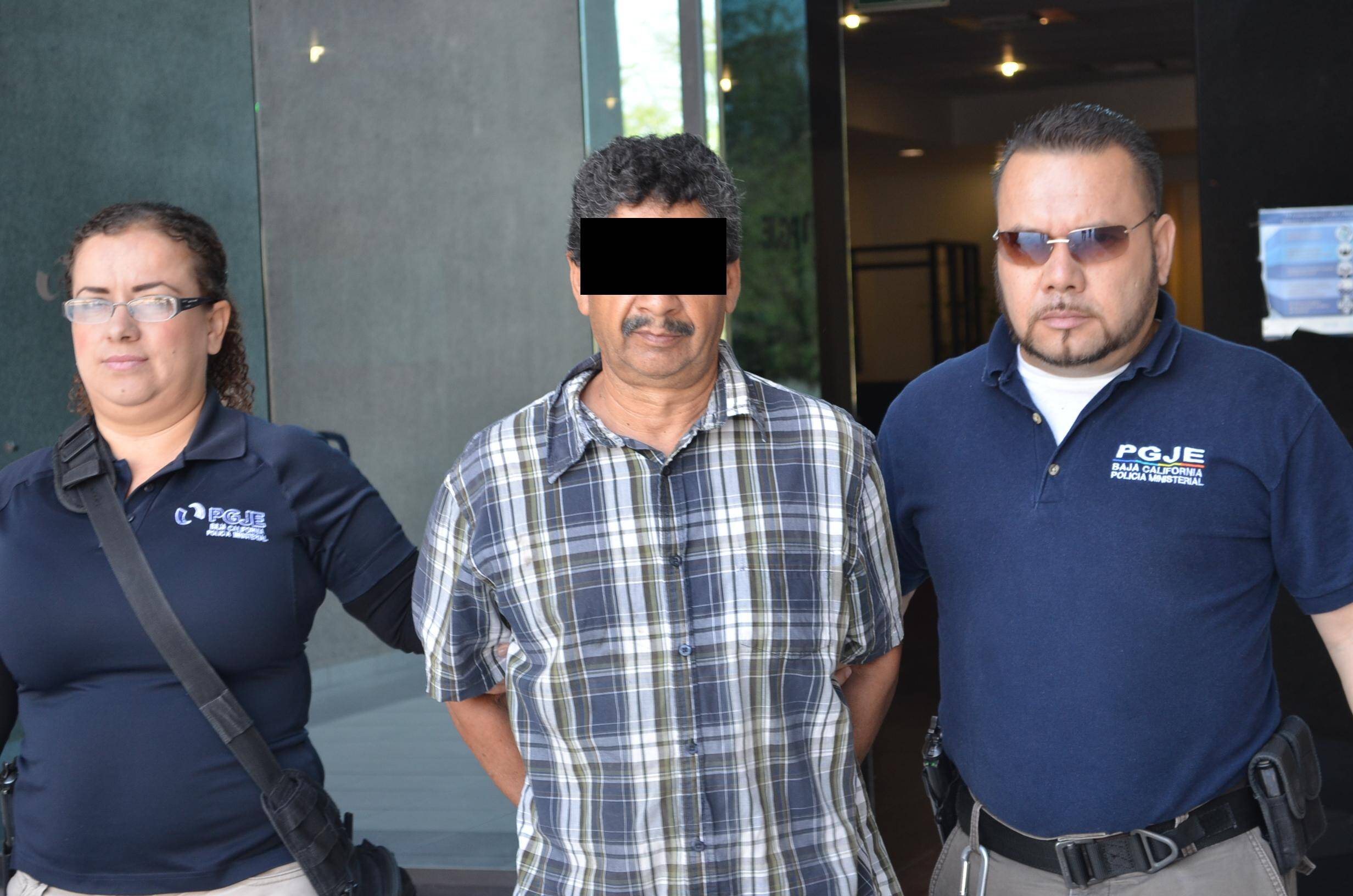 Encarcelan a sujeto de 59 acusado de abusar de su hija de 14