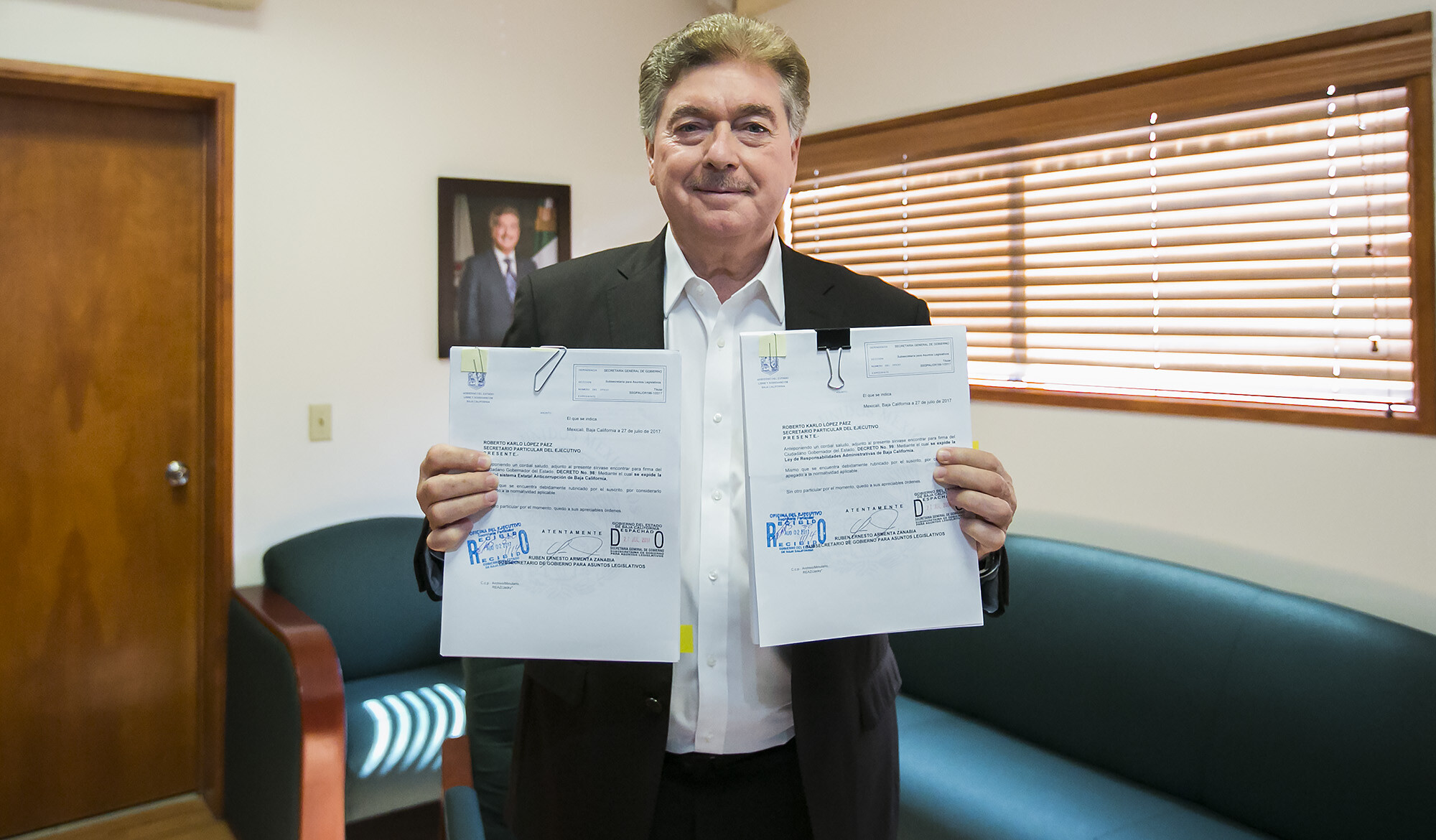 Firma Gobernador decretos para el Sistema Anticorrupción