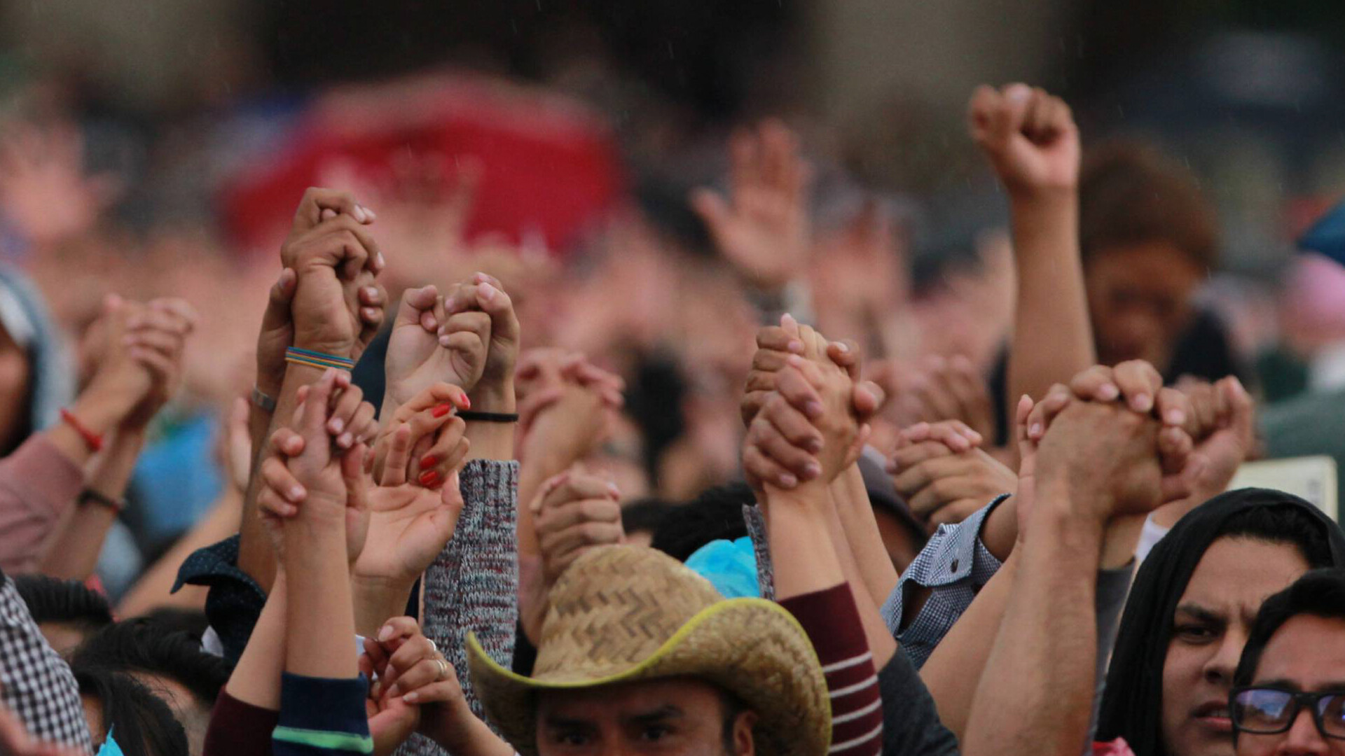 170 mil puños en alto por la unidad de México