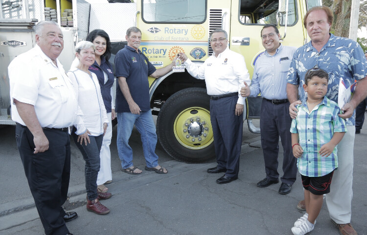 Reciben dos máquinas de bomberos más en San Felipe