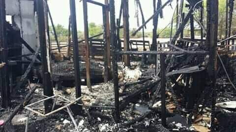 Incendio deja sin casa a familia del 43