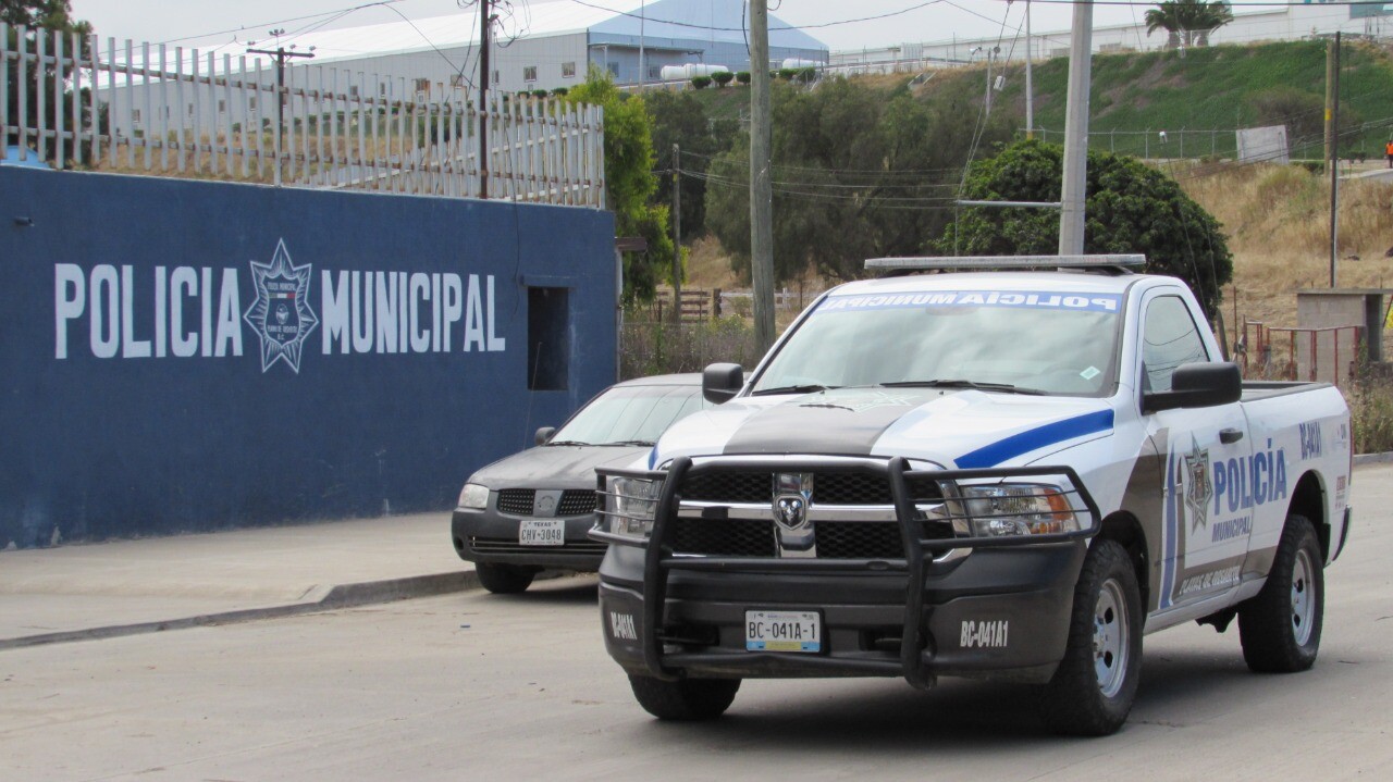 Investigan en Rosarito irrupción policial en casa de jóvenes mexicalenses