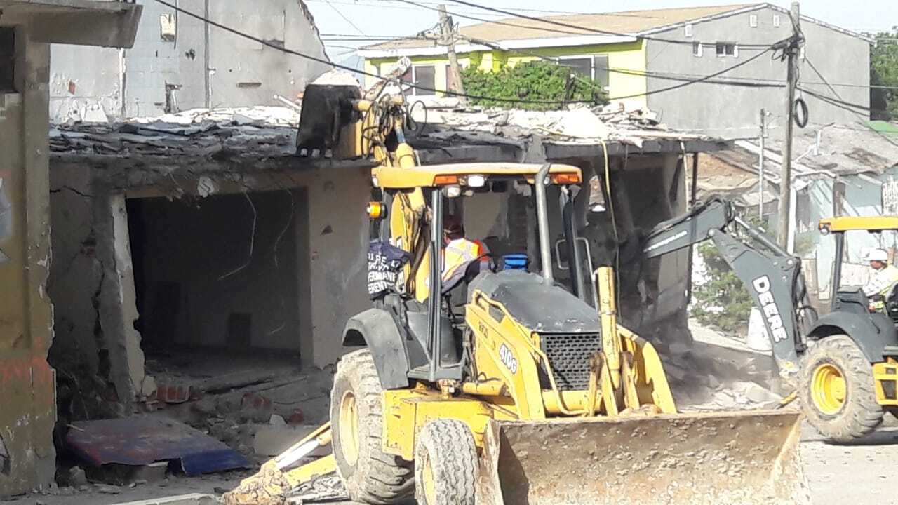 Inicia demolición de casas en la Sánchez Taboada