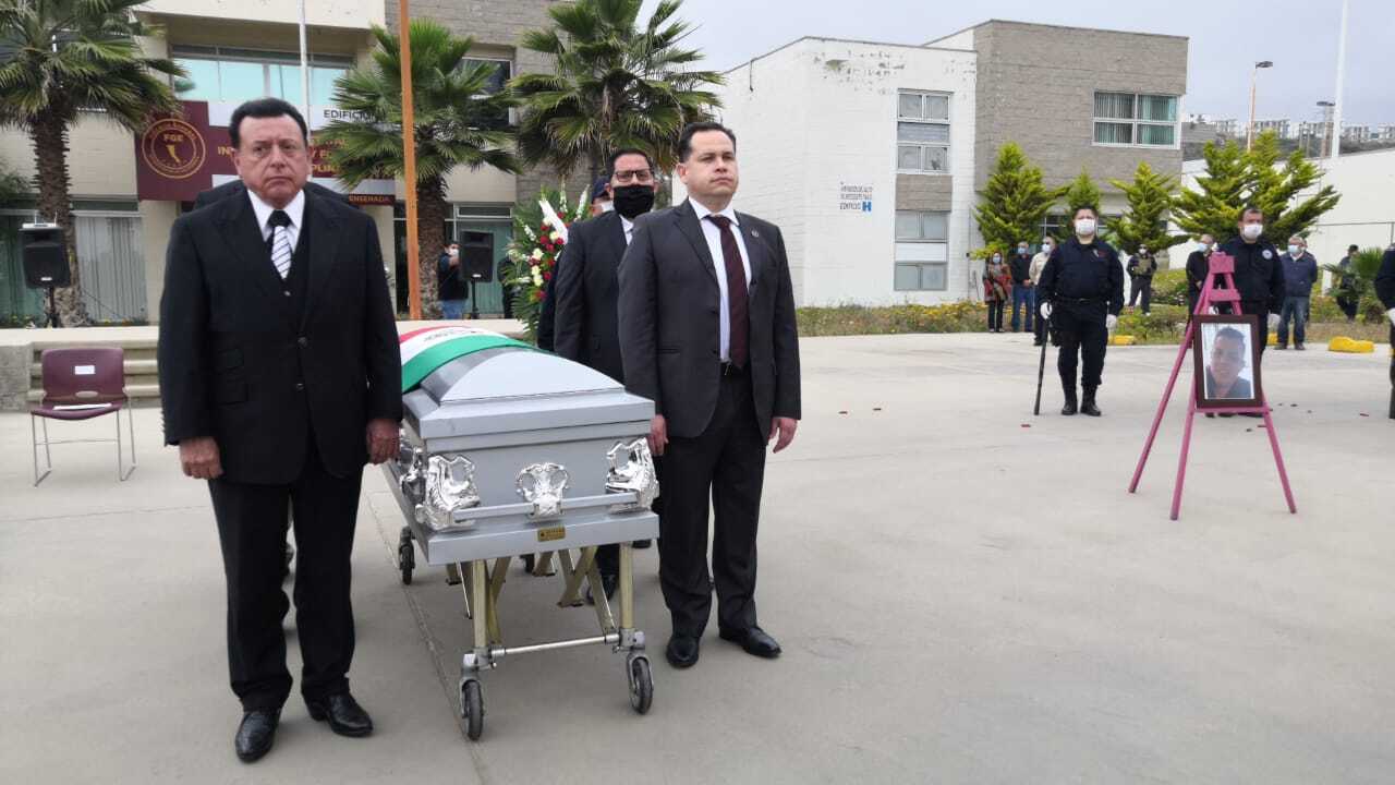 Dan último adiós a Fiscal de Ensenada asesinado