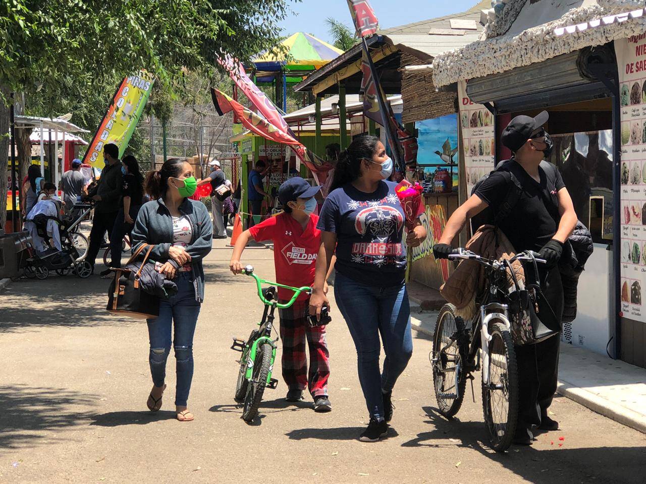 En Tijuana celebraron el Día del Padre en parques públicos