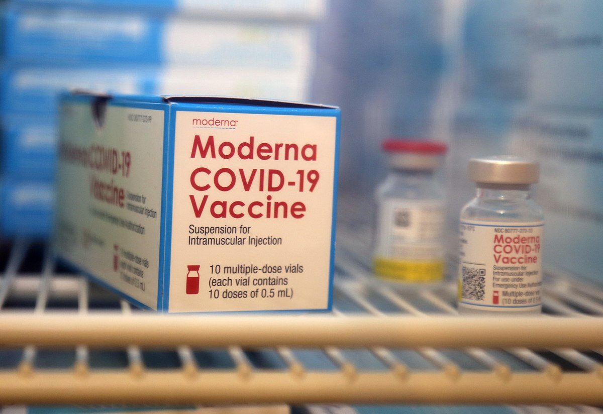 California advierte reacciones alérgicas en lote de vacunas ‘Moderna’