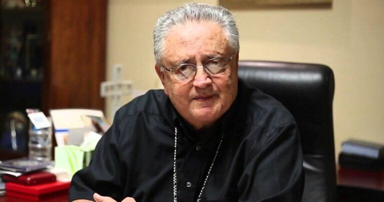 Hospitalizan a Arzobispo emérito de Hermosillo, José Ulises
