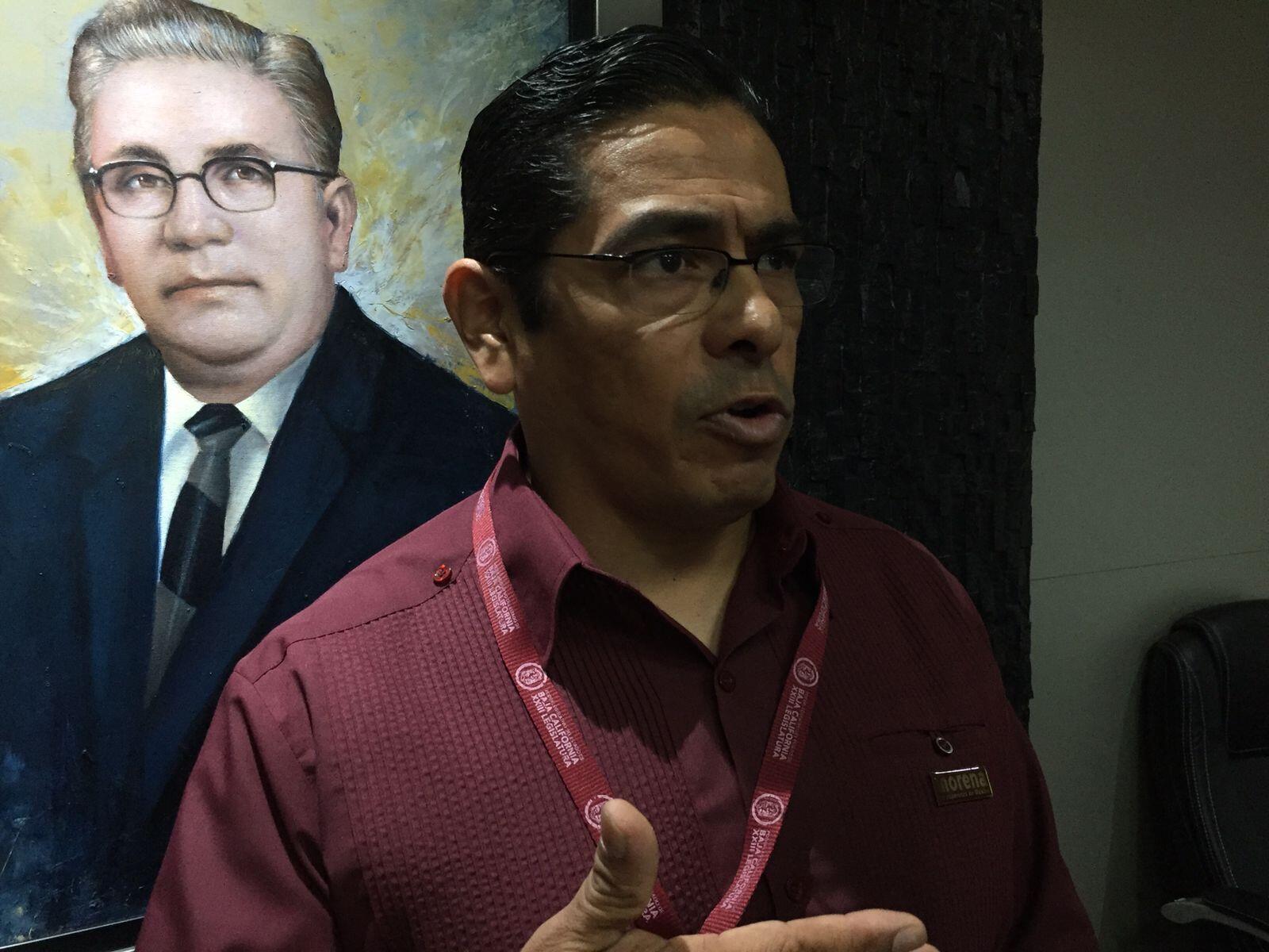 Molina pide endurecer sanciones contra diputados faltistas