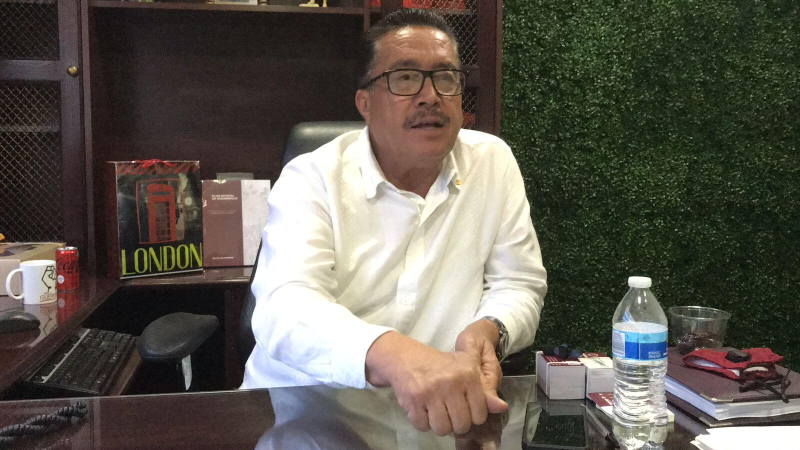 Propone Manuel Guerrero licencia de paternidad para hombres