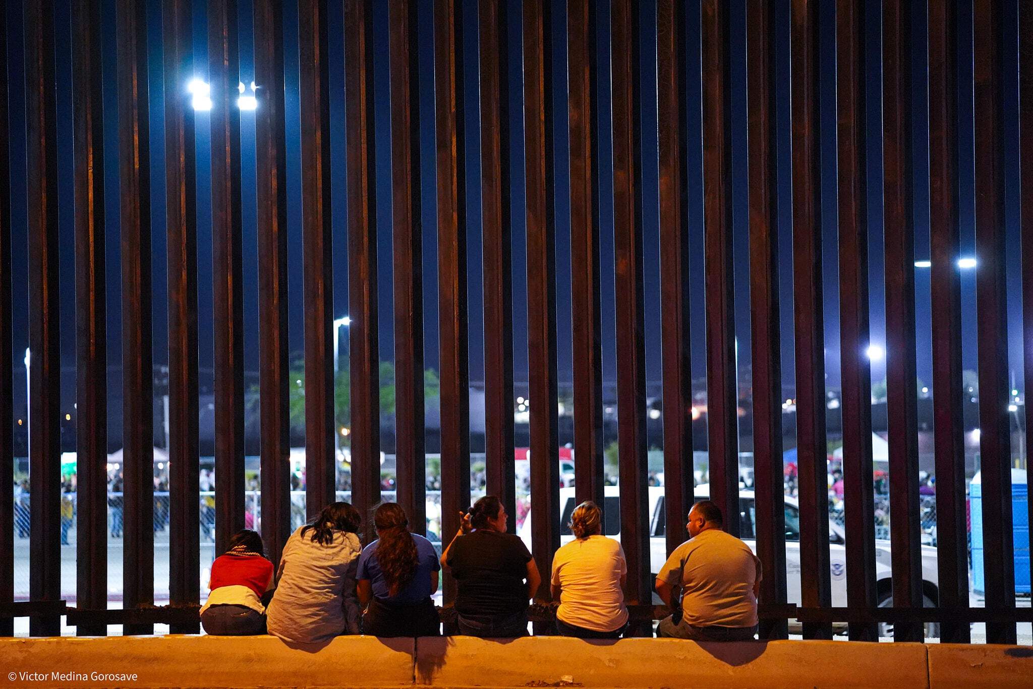 IN BETWEEN: Frontera México EEUU cerrada. El muro como lugar de memoria