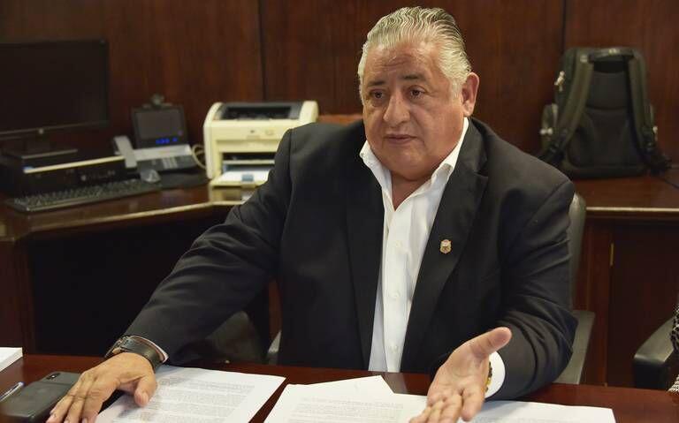 Amador denuncia a Arturo González por usurpación de funciones