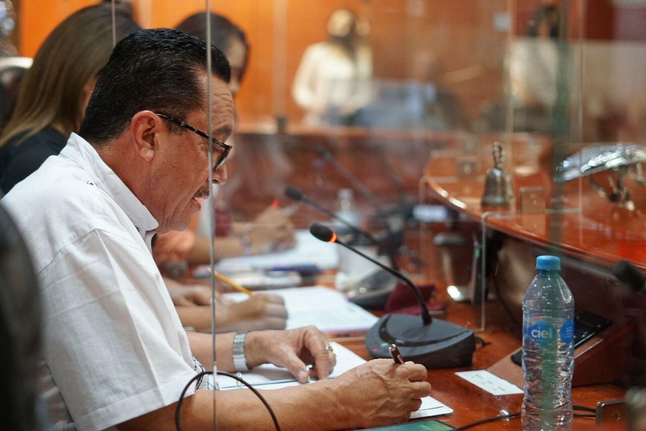 Propone Manuel Guerrero revisar la Ley de Responsabilidad Administrativa durante el proceso de transición