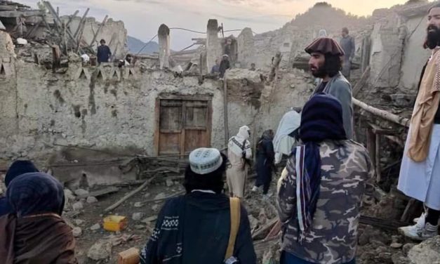 Más de mil muertos tras terremoto en Afganistán