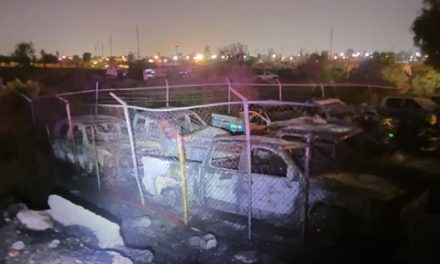 Se incendian patrullas en taller de Tijuana