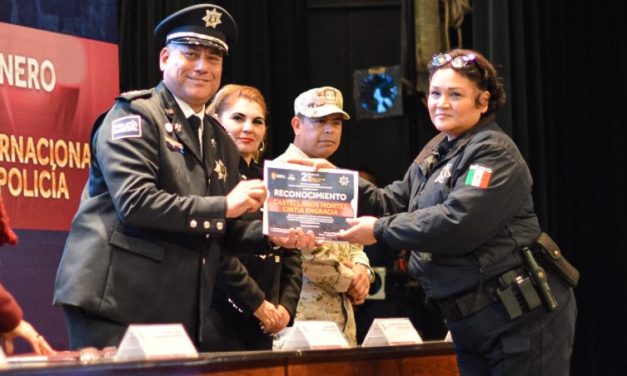 Honran a destacados policías de Mexicali