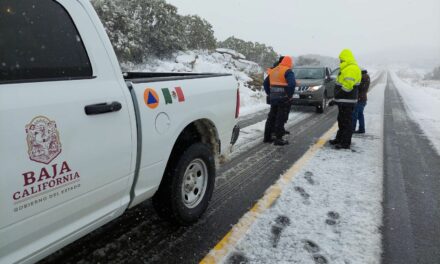 Rescatan a 40 personas durante la nevada