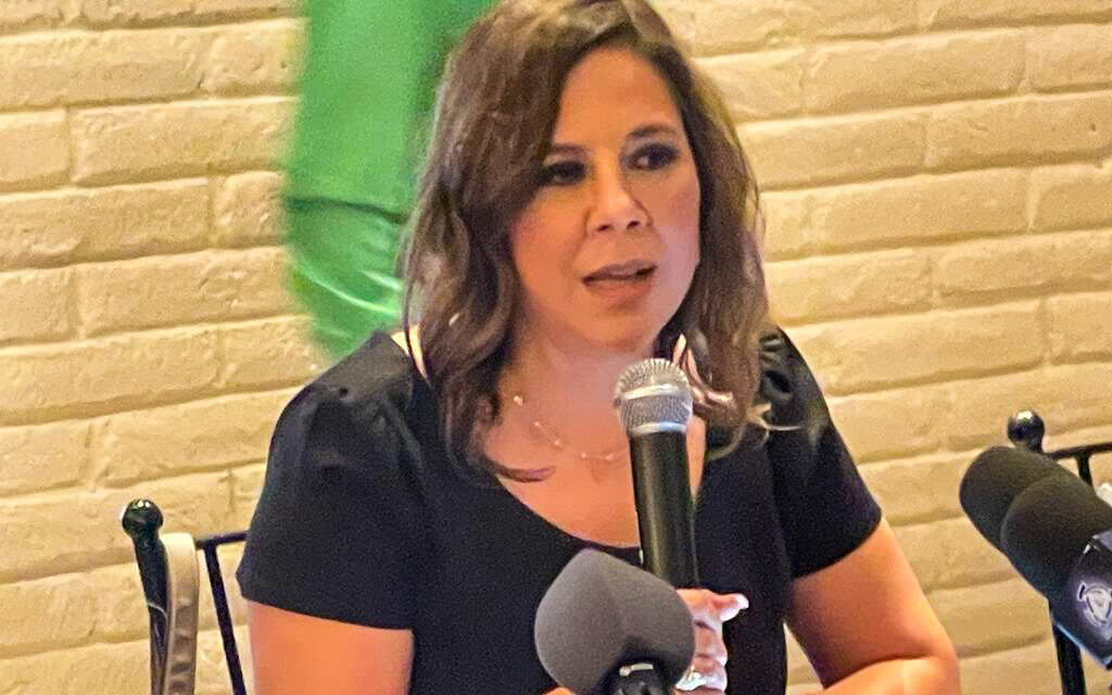 Critica senadora Gina Cruz política migratoria de AMLO