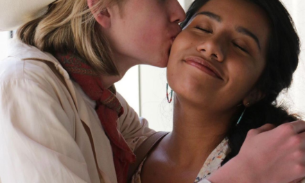 Joven de BC triunfa en serie Madre de Alquiler, en Netflix