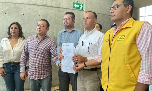 Oposición denuncia a ex funcionaria de Bienestar