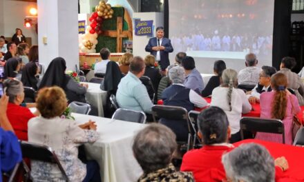 Feligreses de Nuevo Laredo despiden al Obispo Enrique Sánchez